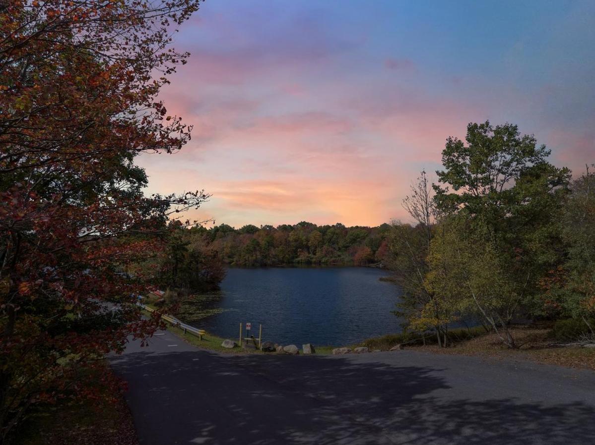 The Sage Chalet In Emerald Lakes, Poconos! Long Pond Exterior photo