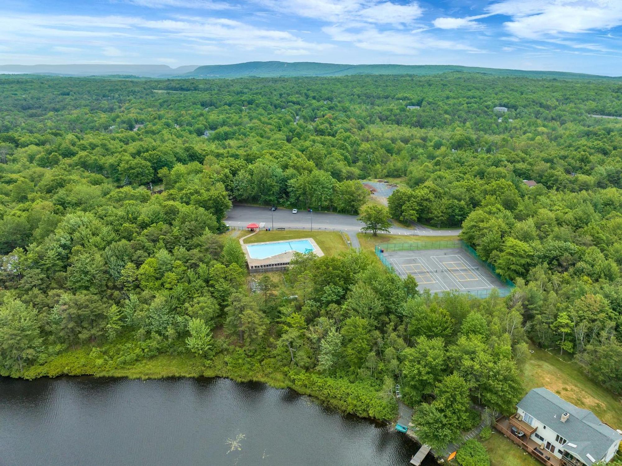 The Sage Chalet In Emerald Lakes, Poconos! Long Pond Exterior photo